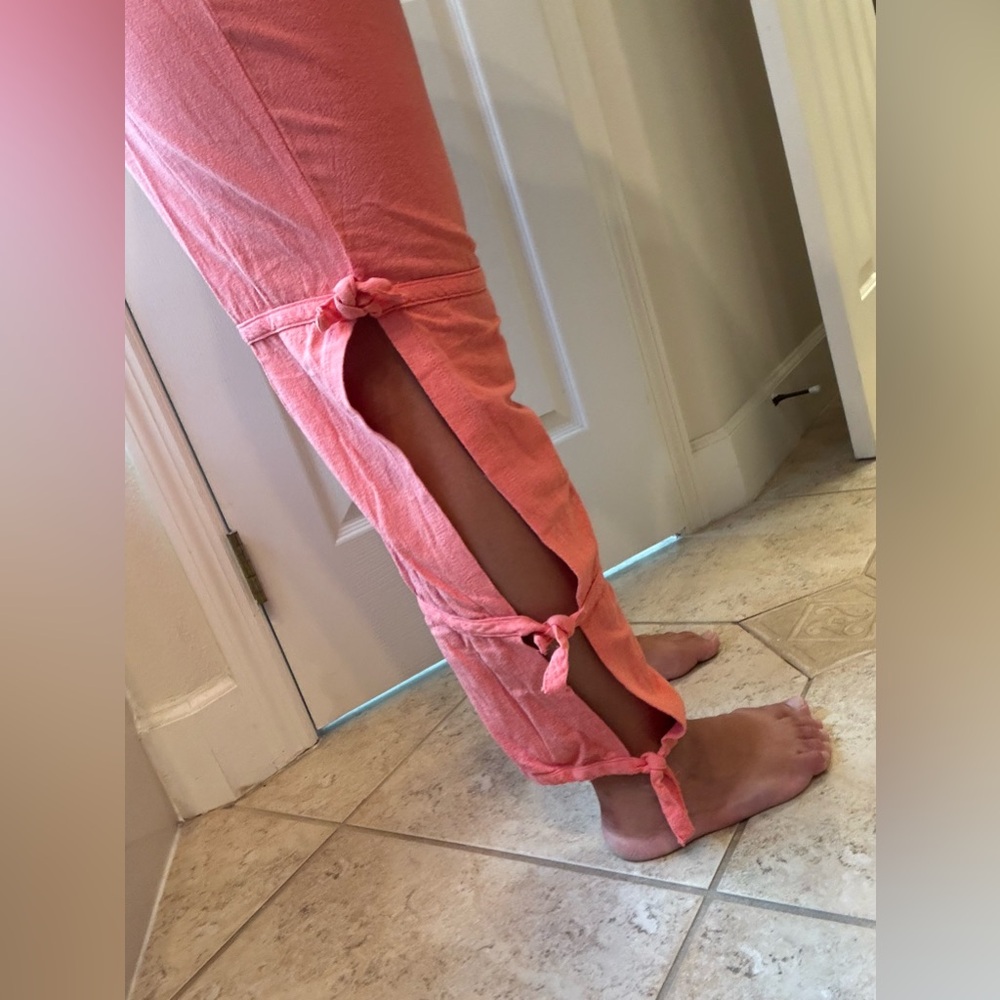 Boutique Cocoa & Carmen Coral Tie-Detail Pants -S/M